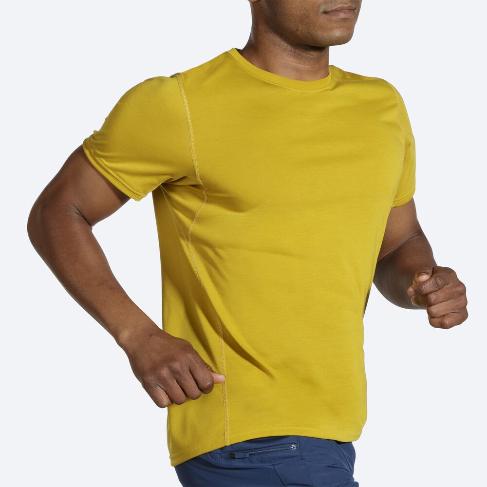 Brooks Distance Short Sleeve μπλουζακια ανδρικα χρυσο χρωμα | GR973421