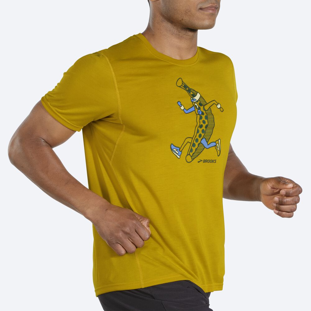 Brooks Distance σταμπεσ Short Sleeve μπλουζακια ανδρικα χρυσο χρωμα | GR407891