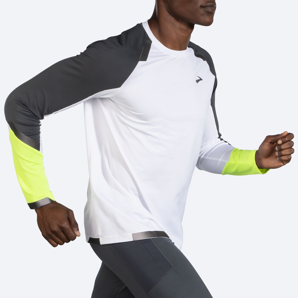 Brooks Run Visible Long Sleeve μπλουζακια ανδρικα ασπρα | GR281470